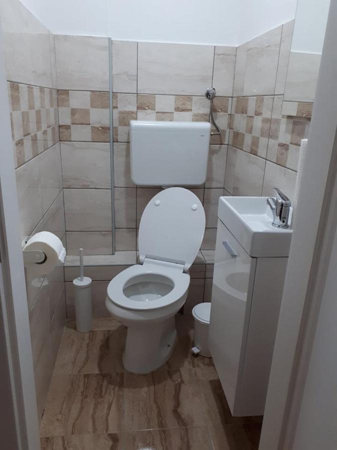 Apartman Ana Slavonski Brod Exteriör bild